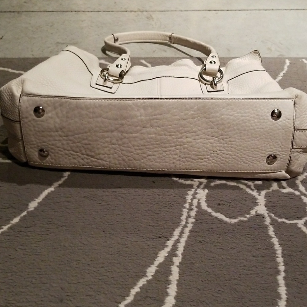 Coach purse - Picture 4 of 7